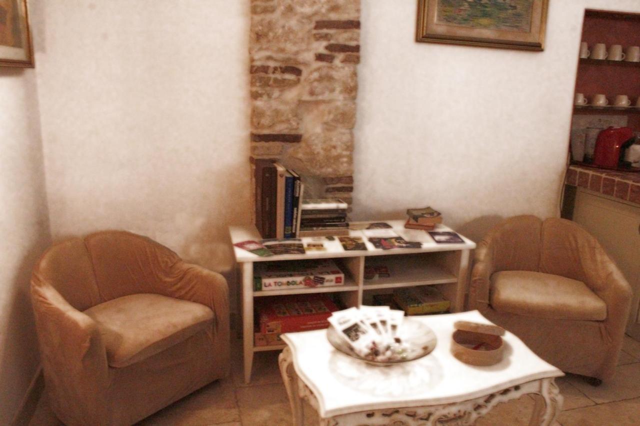 Ferienwohnung L'Antico Pozzo Sulmona Exterior foto